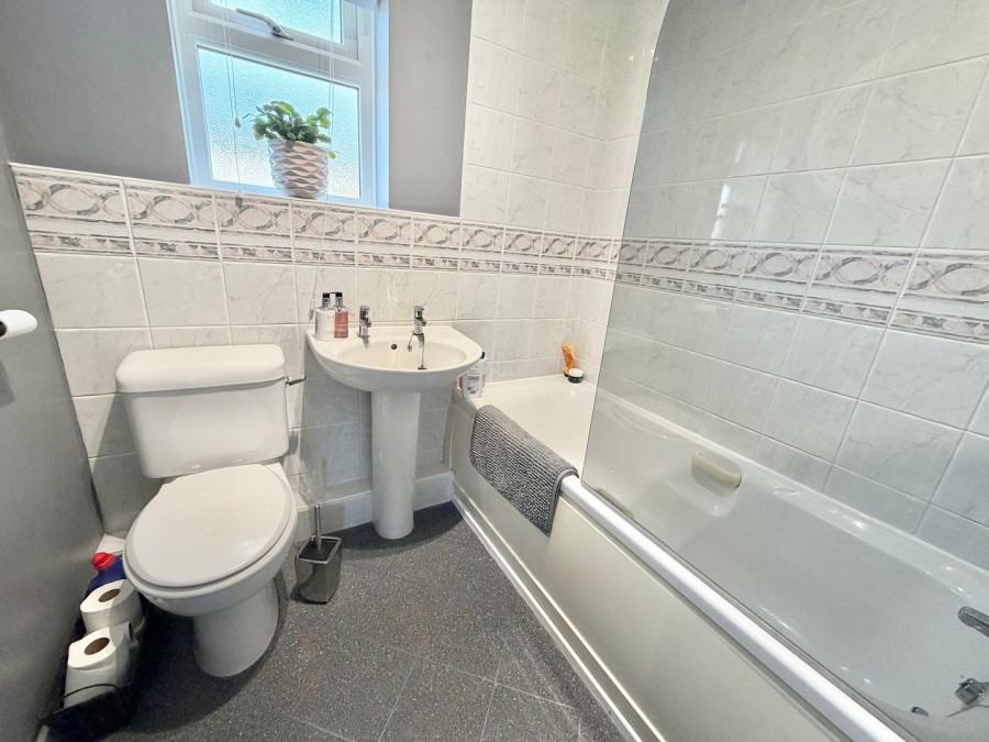 Images for Oakworth, Keighley, West Yorkshire EAID:3030449609 BID:4216801