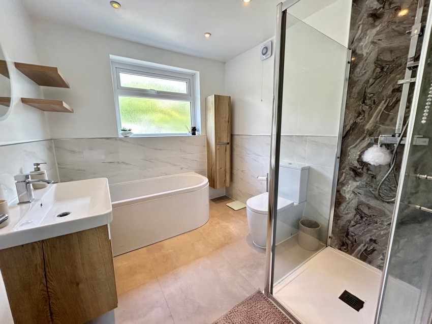 Images for Oakworth, Keighley, West Yorkshire EAID:3030449609 BID:4216801