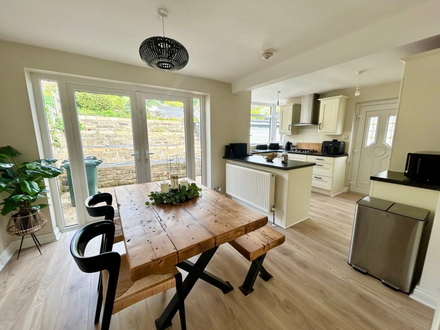 Images for Oakworth, Keighley, West Yorkshire EAID:3030449609 BID:4216801