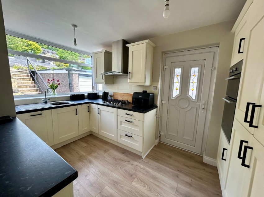 Images for Oakworth, Keighley, West Yorkshire EAID:3030449609 BID:4216801