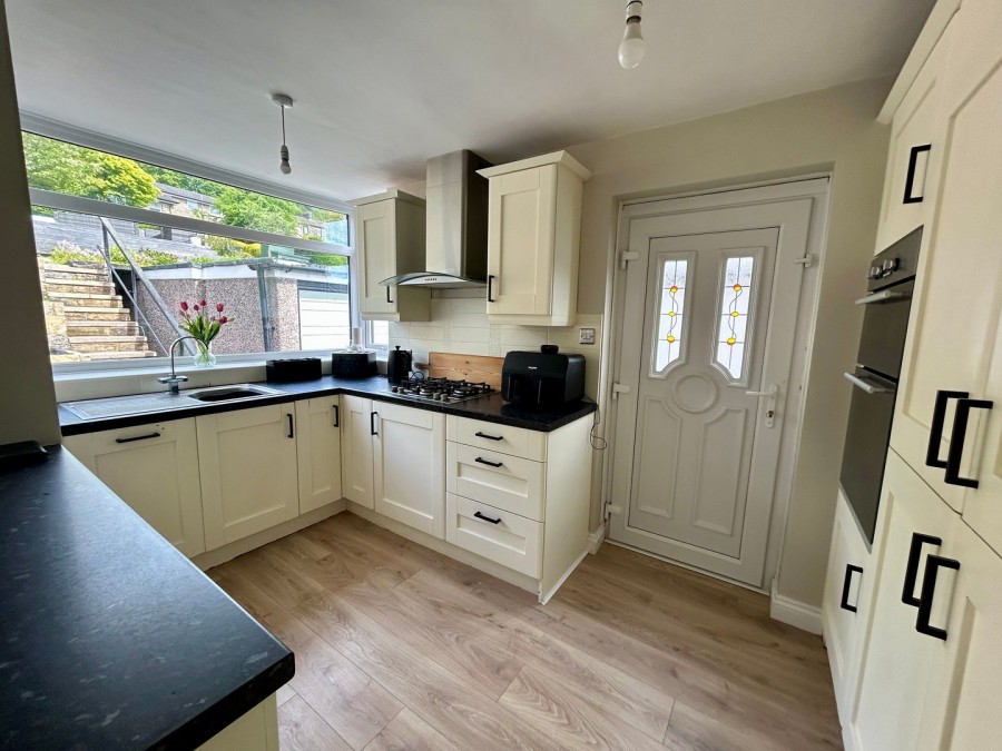 Images for Oakworth, Keighley, West Yorkshire EAID:3030449609 BID:4216801