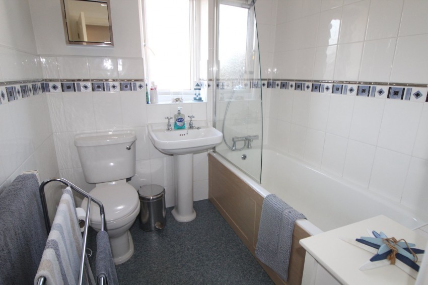 Images for Oakworth, Keighley, West Yorkshire EAID:3030449609 BID:4216801
