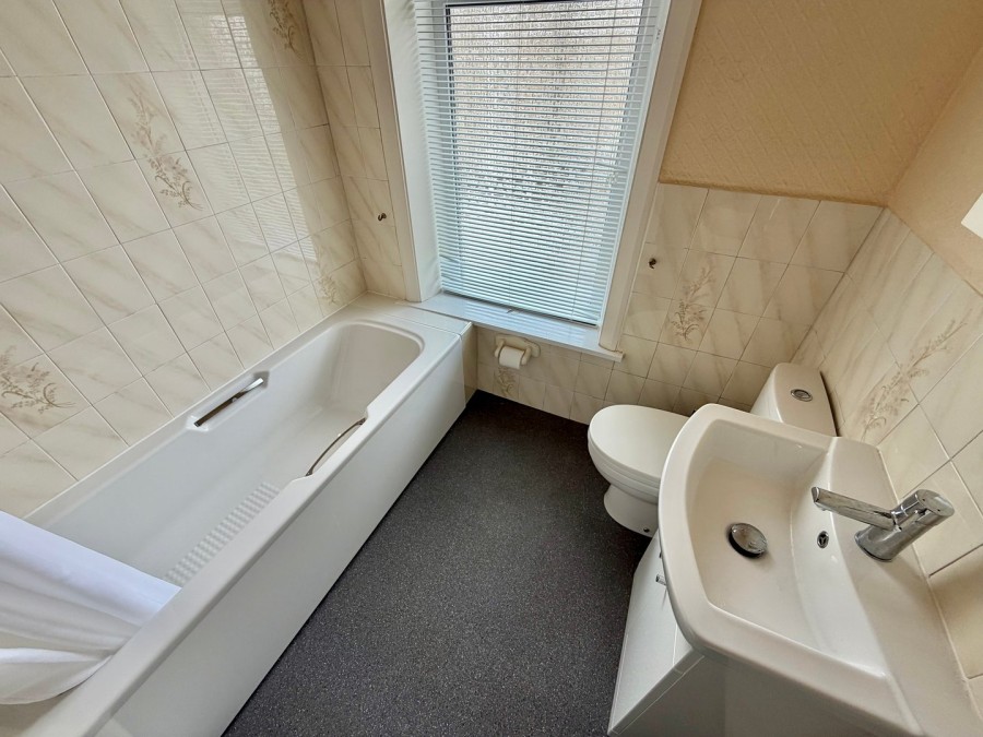 Images for Silsden, Keighley, West Yorkshire EAID:3030449609 BID:4216801