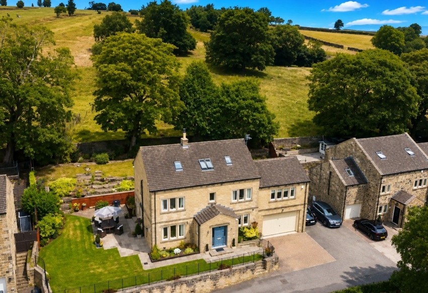 Images for Oakworth, Keighley, West Yorkshire EAID:3030449609 BID:4216801