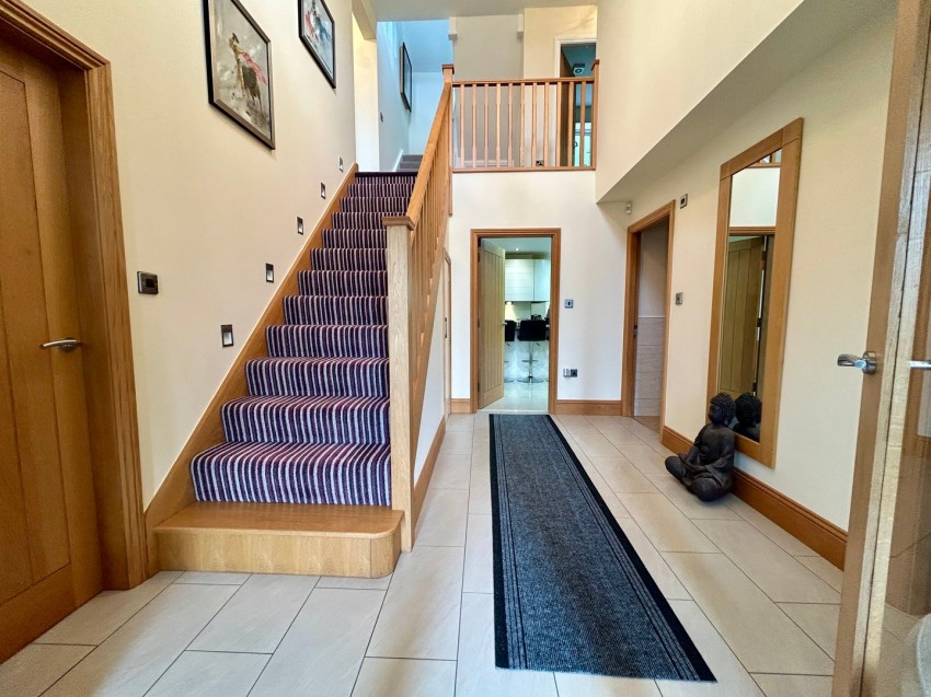 Images for Oakworth, Keighley, West Yorkshire EAID:3030449609 BID:4216801