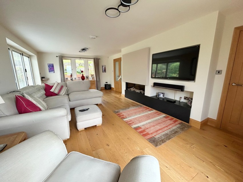 Images for Oakworth, Keighley, West Yorkshire EAID:3030449609 BID:4216801