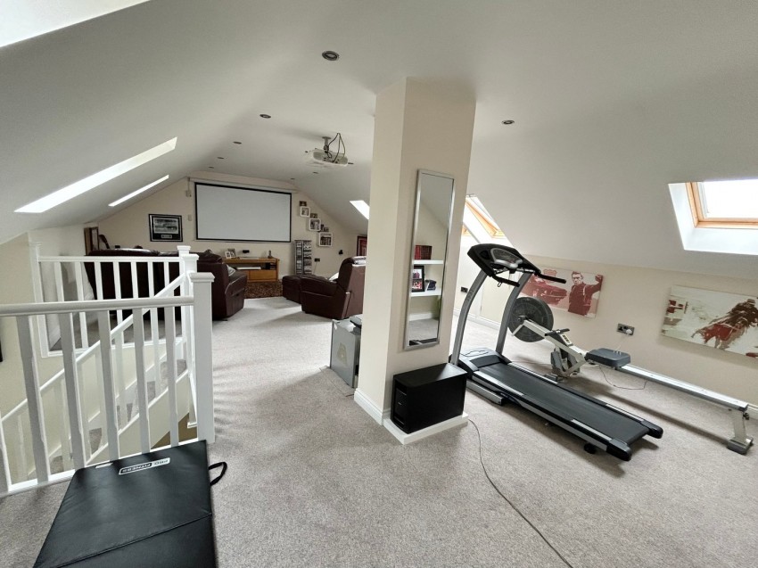 Images for Oakworth, Keighley, West Yorkshire EAID:3030449609 BID:4216801