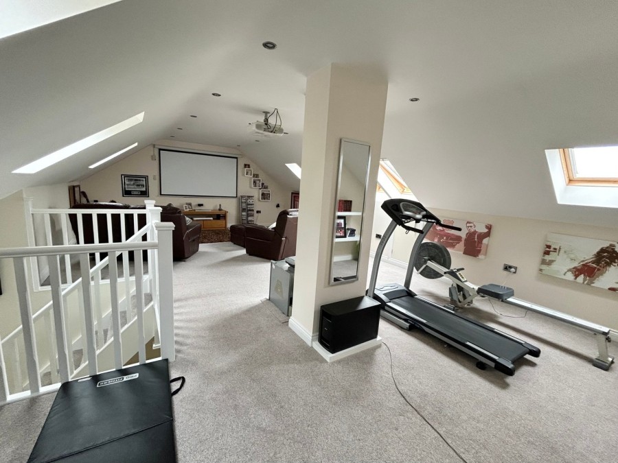 Images for Oakworth, Keighley, West Yorkshire EAID:3030449609 BID:4216801