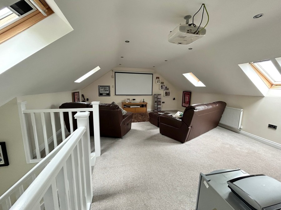 Images for Oakworth, Keighley, West Yorkshire EAID:3030449609 BID:4216801