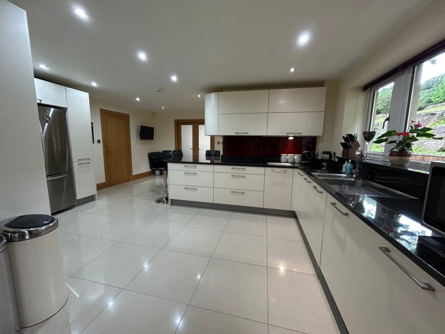 Images for Oakworth, Keighley, West Yorkshire EAID:3030449609 BID:4216801