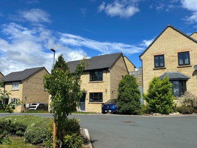 Allerton, Bradford, West Yorkshire - EAID:3030449609, BID:4216801
