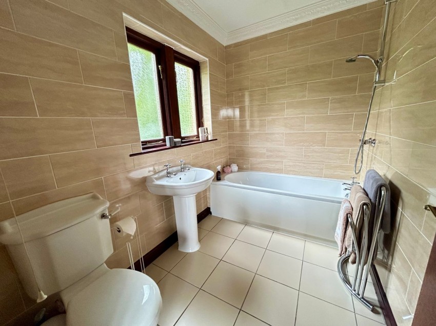 Images for Oakworth, Keighley, West Yorkshire EAID:3030449609 BID:4216801