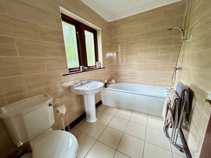 Images for Oakworth, Keighley, West Yorkshire EAID:3030449609 BID:4216801