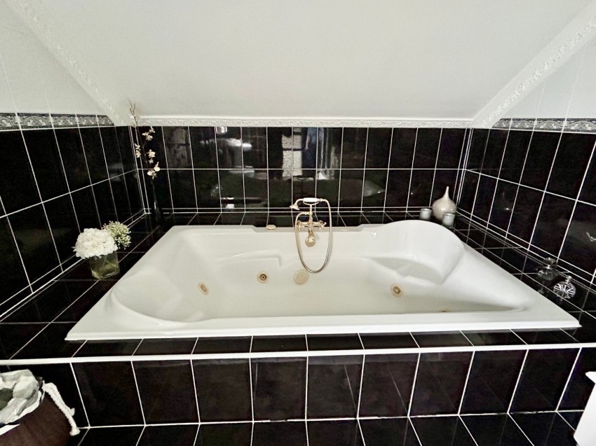 Images for Oakworth, Keighley, West Yorkshire EAID:3030449609 BID:4216801