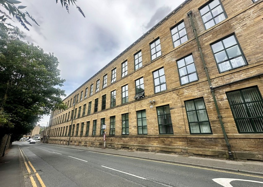 Images for Ingrow Lane, Keighley, West Yorkshire EAID:3030449609 BID:4216801