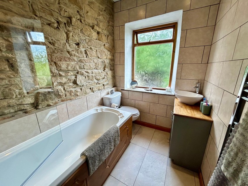Images for Oakworth, Keighley, West Yorkshire EAID:3030449609 BID:4216801