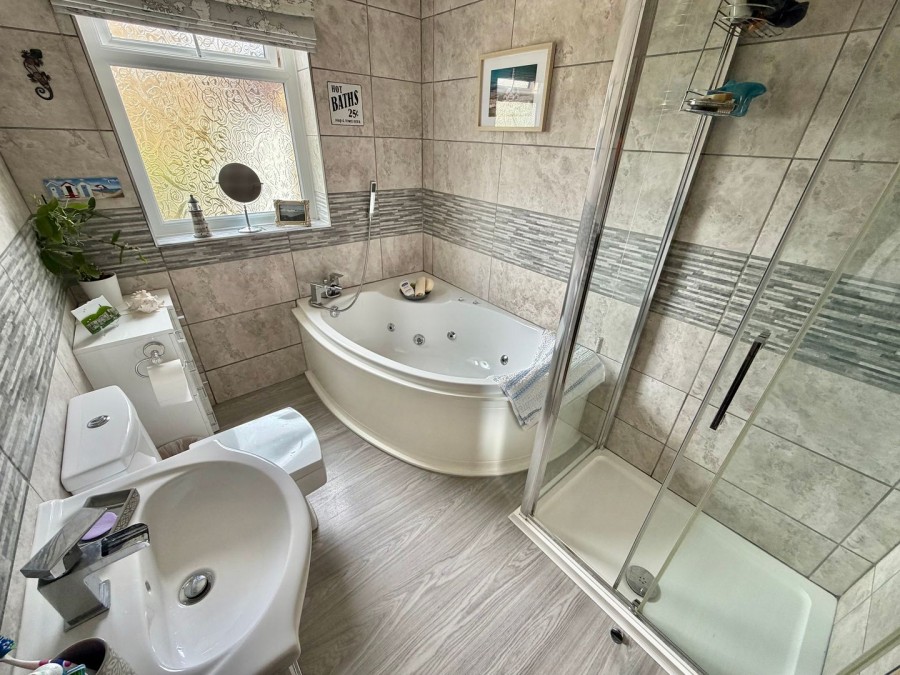 Images for Oakworth, Keighley, West Yorkshire EAID:3030449609 BID:4216801