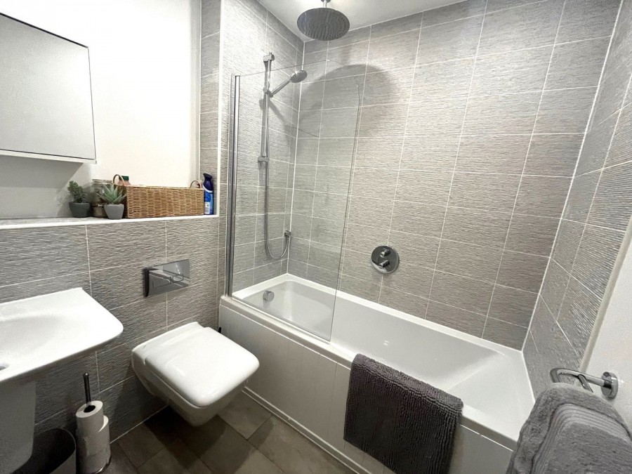 Images for Denholme, Bradford, West Yorkshire EAID:3030449609 BID:4216801