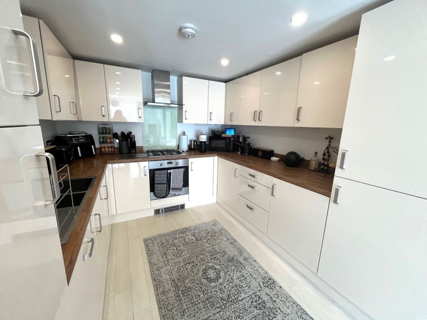Images for Denholme, Bradford, West Yorkshire EAID:3030449609 BID:4216801