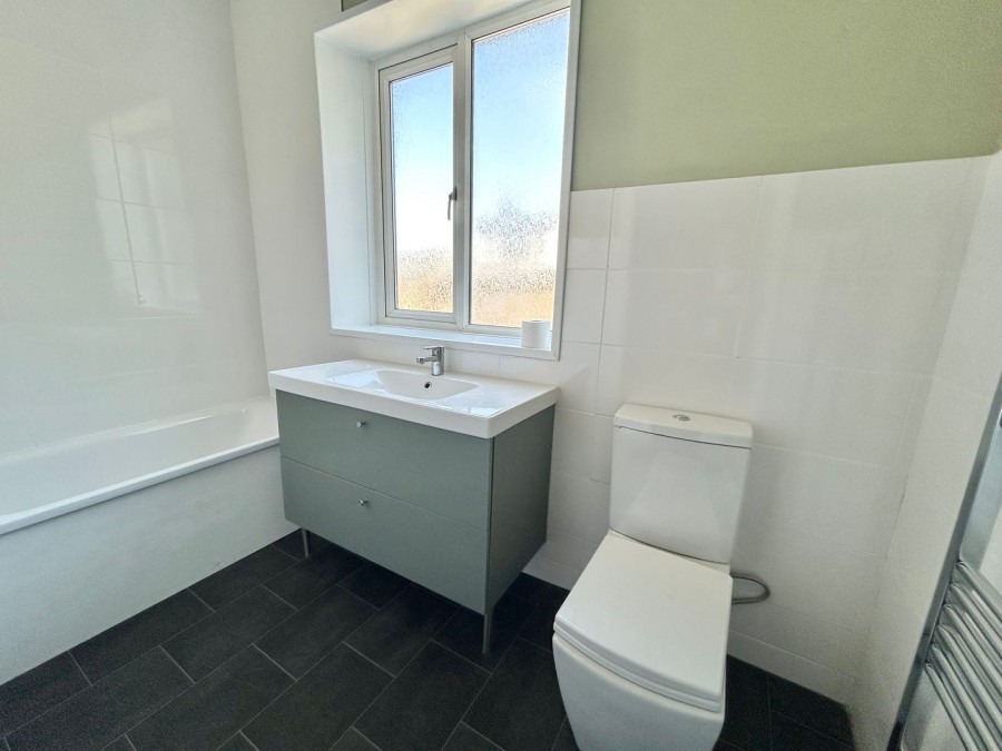 Images for Hainworth Wood Road, Keighley, West Yorkshire EAID:3030449609 BID:4216801