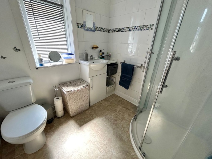 Images for Glen Lee Lane, Keighley, West Yorkshire EAID:3030449609 BID:4216801