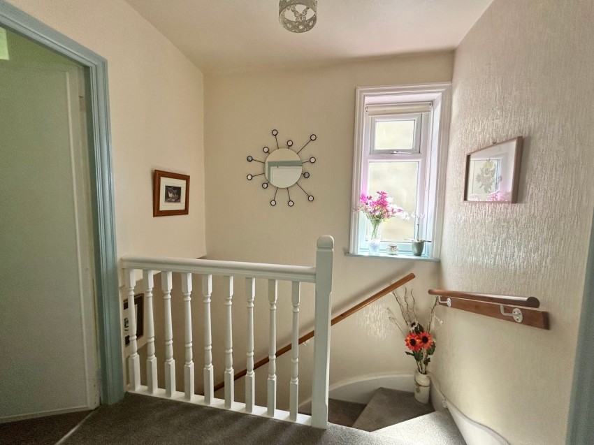 Images for Glen Lee Lane, Keighley, West Yorkshire EAID:3030449609 BID:4216801