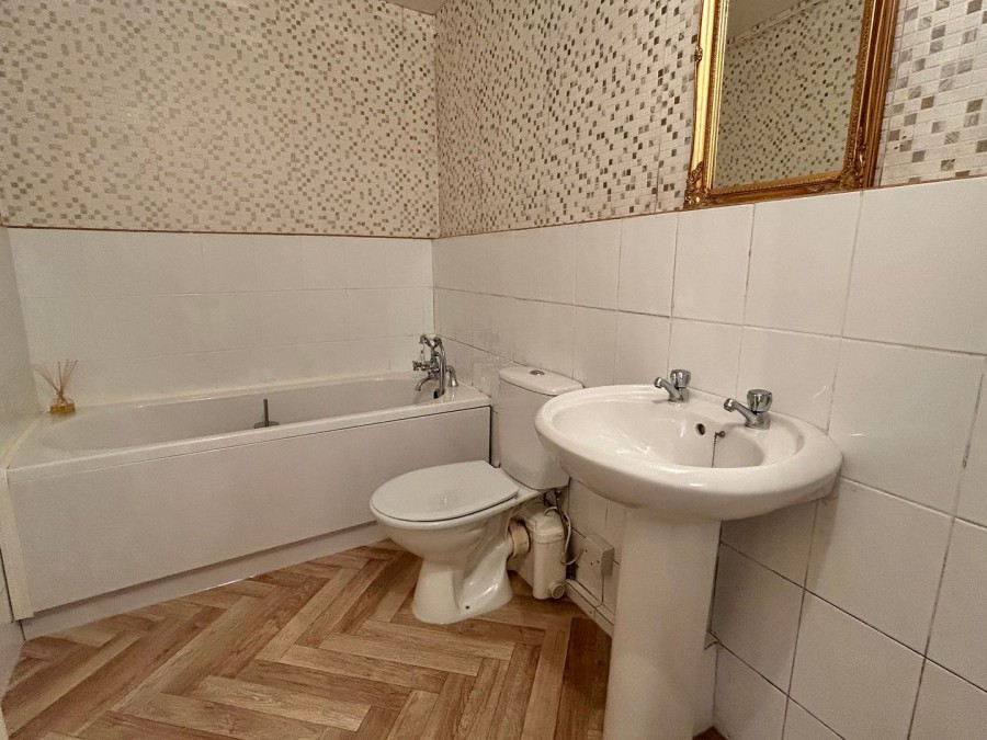 Images for Sutton-in-Craven, Keighley, North Yorkshire EAID:3030449609 BID:4216801