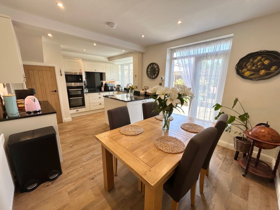 Images for Oakworth, Keighley, West Yorkshire EAID:3030449609 BID:4216801