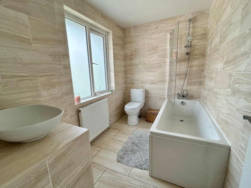 Images for Hainworth Wood Road North, Keighley, West Yorkshire EAID:3030449609 BID:4216801