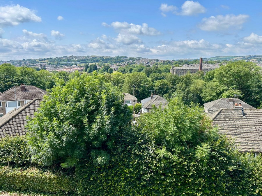 Images for Hainworth Wood Road North, Keighley, West Yorkshire EAID:3030449609 BID:4216801