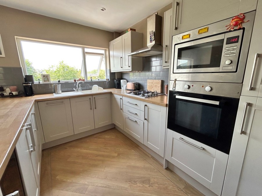 Images for Hainworth Wood Road North, Keighley, West Yorkshire EAID:3030449609 BID:4216801