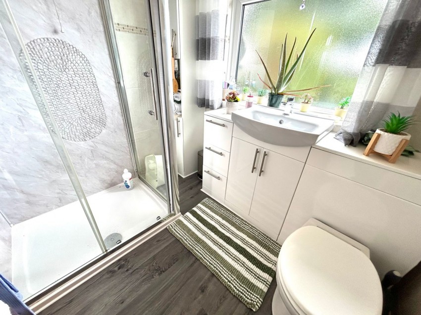 Images for Oakworth, Keighley, West Yorkshire EAID:3030449609 BID:4216801