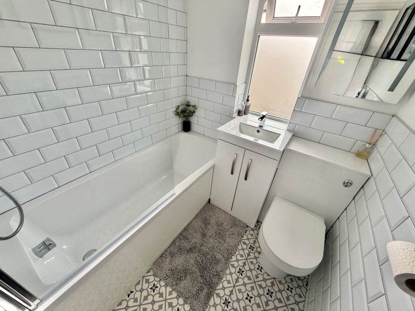 Images for Long Lee Lane, Keighley, West Yorkshire EAID:3030449609 BID:4216801